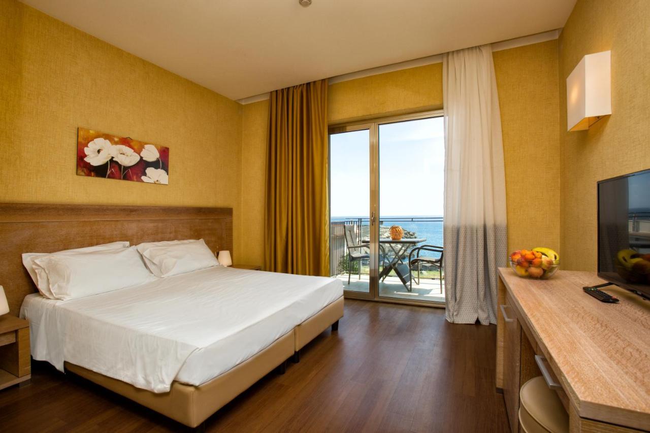 Grand Hotel Yachting Palace Riposto Εξωτερικό φωτογραφία