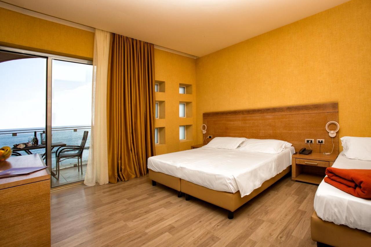 Grand Hotel Yachting Palace Riposto Εξωτερικό φωτογραφία